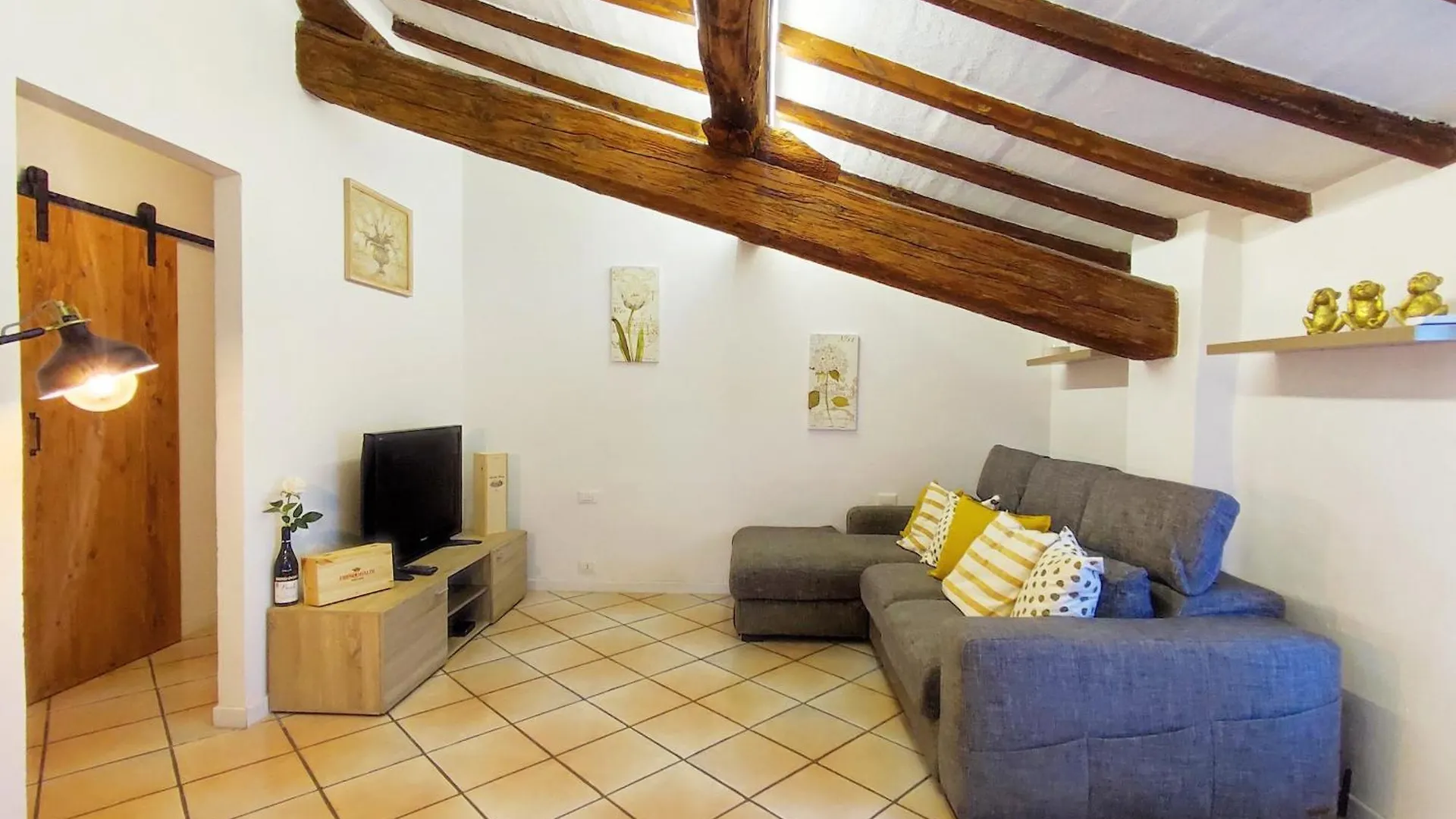 Flavia 'S Home With View San Gimignano Apartments إيطاليا