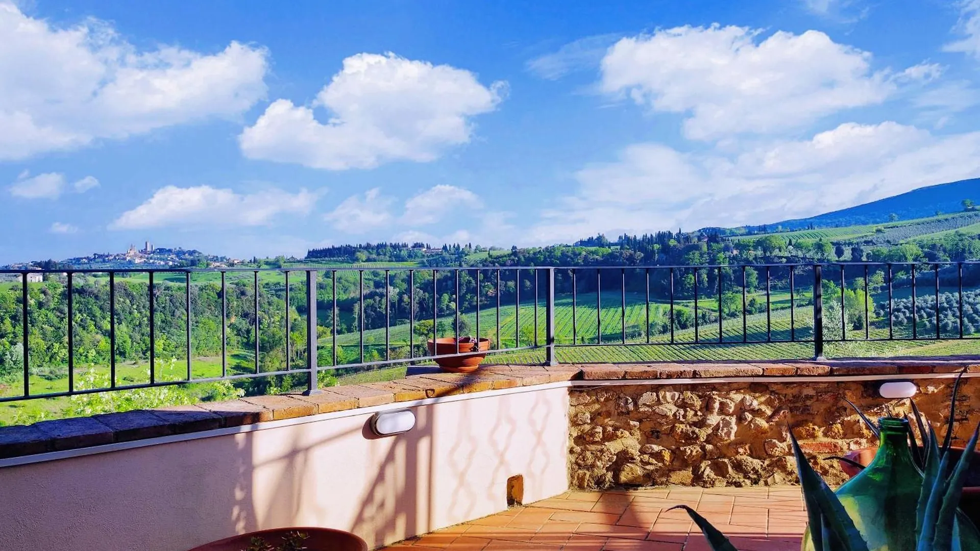 Flavia 'S Home With View San Gimignano Apartments