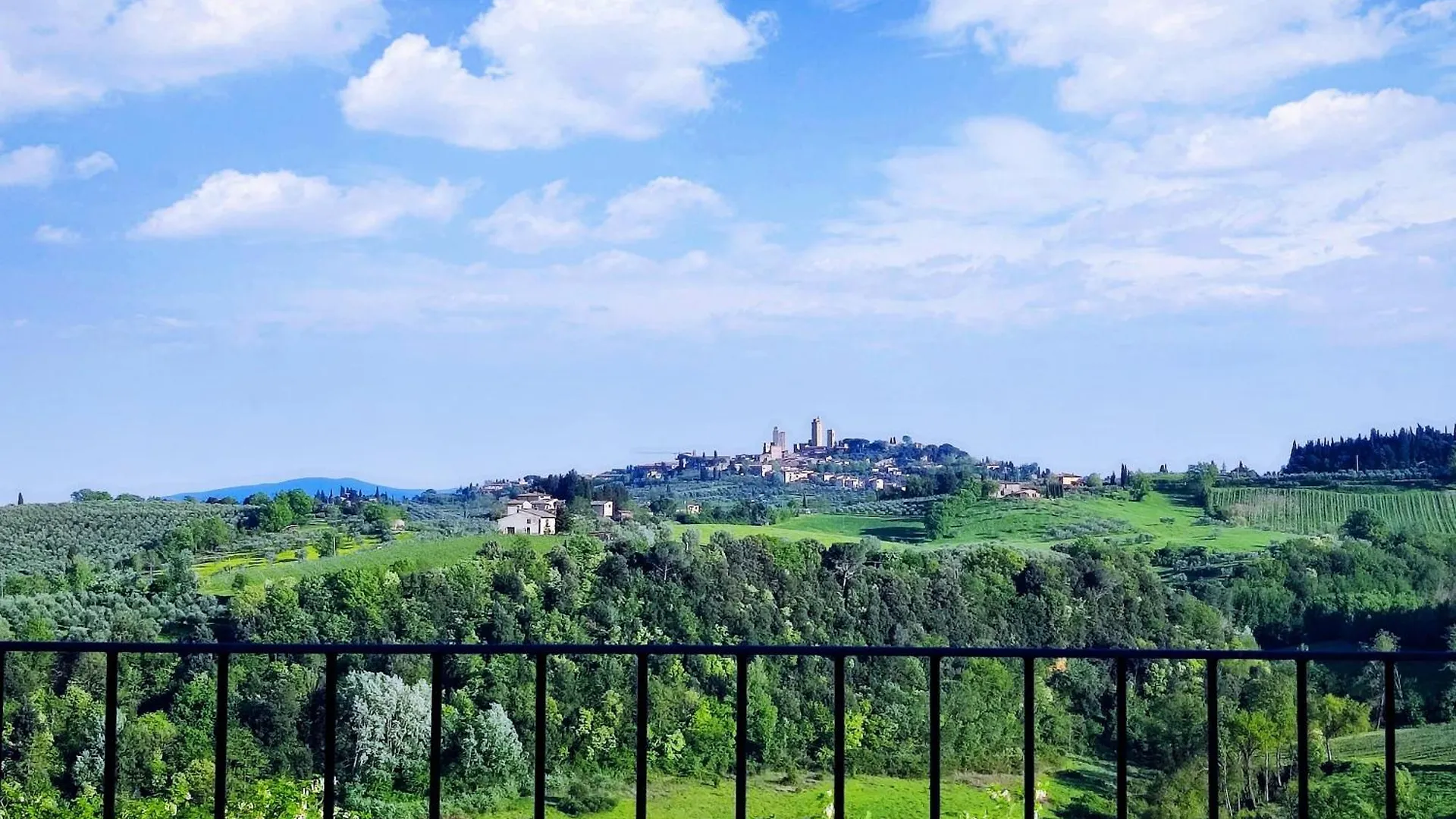 Flavia 'S Home With View San Gimignano Apartments
